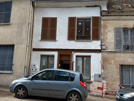 studio avec cour prive