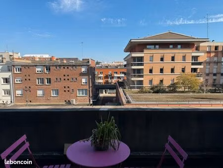 t2 meublé 35 m² très lumineux + terrasse & balcon – centre-ville