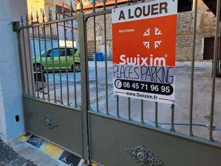 place parking sécurisé