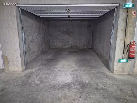 location box 18 m² - quartier esplanade