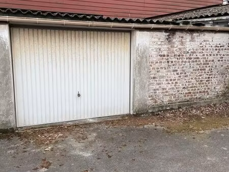 a louer garage 25 m2