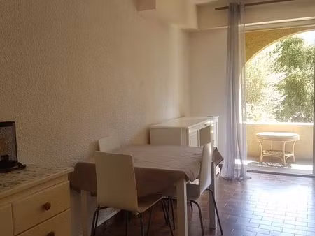 particulier loue a l'année studio 26 m2