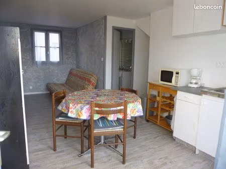 loue studio meublé à l'année à saint gilles croix de vie