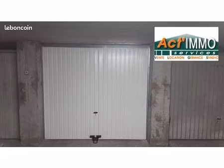 parking/box 16 m² miramas