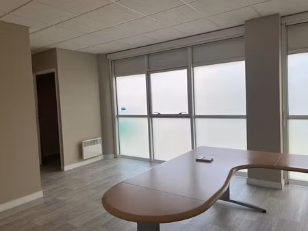 location locaux professionnels 70 m² à chalon-sur-saone (71100)  750 €