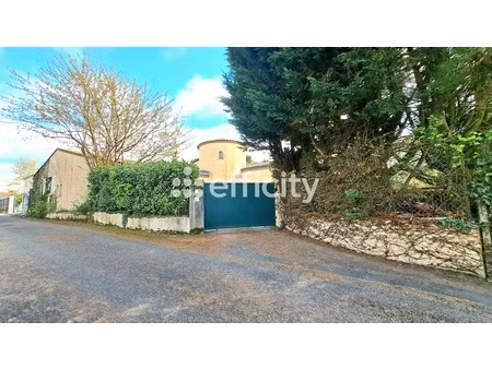 maison 7 pièces - 307 m²