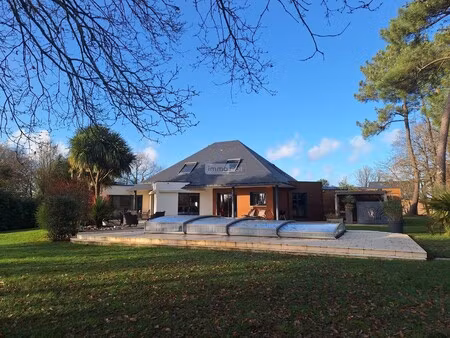 maison de luxe à vendre à bains-sur-oust