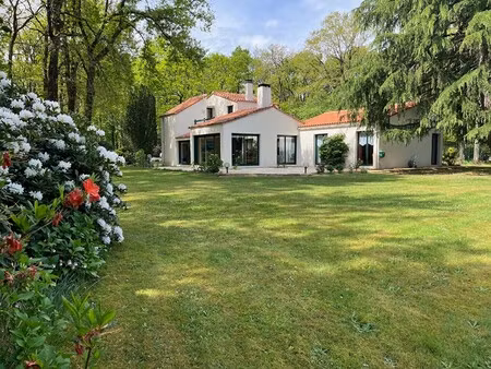 maison de luxe à vendre à le poiré-sur-vie