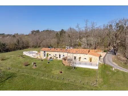 maison de luxe à vendre à villamblard