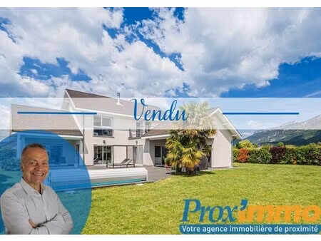villa de luxe à vendre à entre-deux-guiers
