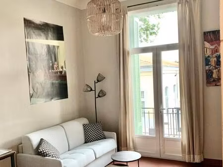 aix en provence  t2 rénové au coeur  charme assuré.