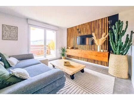 saint-martin-d’uriage – duplex inversé avec terrasse plein sud et vue montagne exceptionne