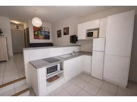 t2 avec terrasse à deux pas de la mer