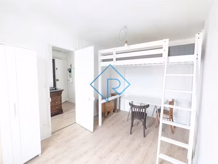 bas belleville/ studio 22m2 / 180.000 € fai a saisir