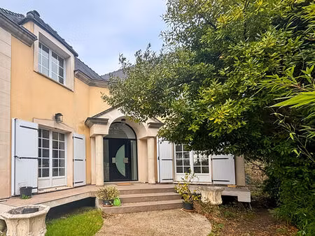 maison 6 pièces avec piscine bièvres dpe c