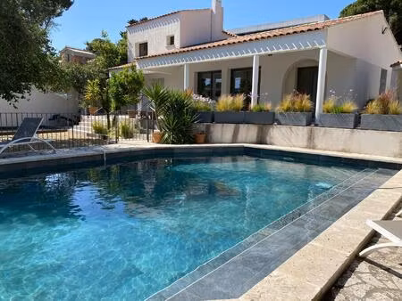 superbe villa t5 avec piscine en bord de mer