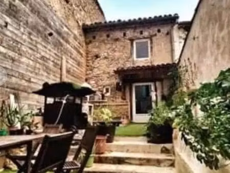 maison de village atypique  renovee