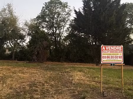 terrain constructible de 1305 m2 proche de l'etang du merle