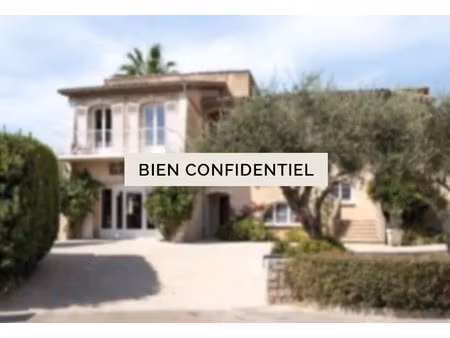 mouans-sartoux – villa contemporaine familiale au cœur d’un environnement verdoyant