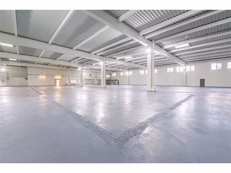 vente local d'activités louvres 3 977 m²