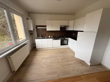 à louer appartement 146 m² – 1 200 € |cons-la-grandville
