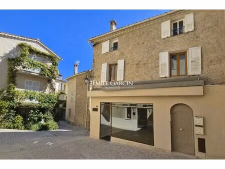 mougins village - maison en pierres avec local commercial
