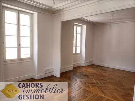 t4 avec terrasse - centre ville - cahors