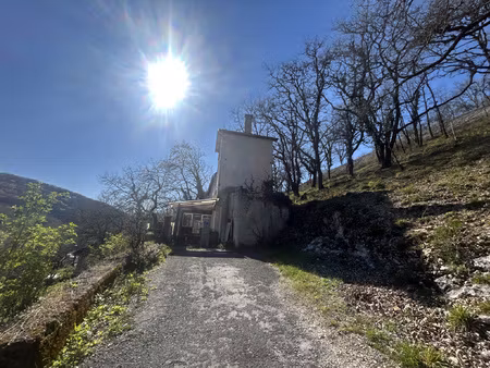 maison à rénover avec terrain fort potentiel
