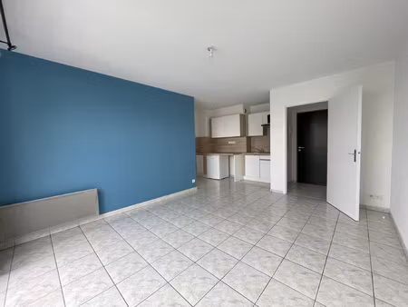 location appartement 2 pièces 35m² onet le chateau 12850