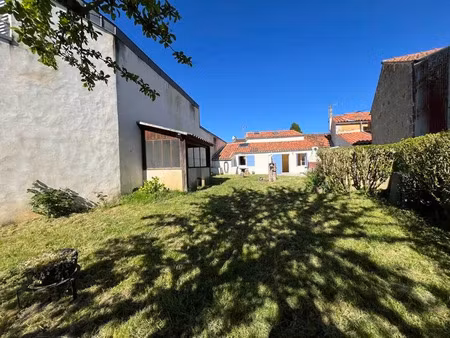 vente maison 4 pièces 96 m² à lussant (17430)  157 000 €
