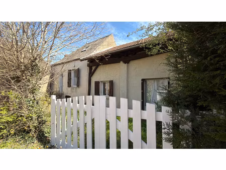 propriété centre ville rouvray ( 21 cote d'or ) au calme habitable de suite