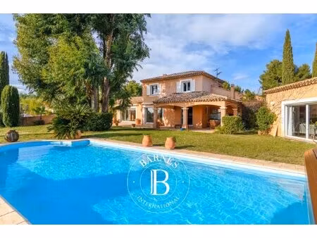 la cadière d'azur  belle villa vue mer  180 m²  secteur résidentiel  piscine et jardin...