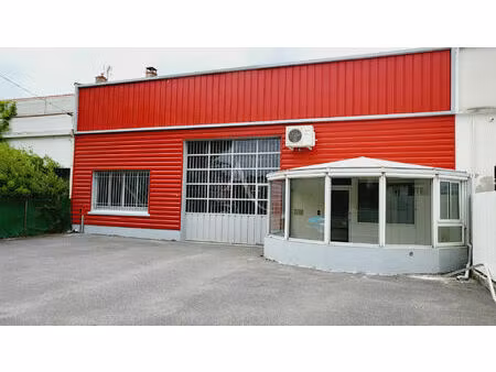 local avec bureaux et parking a carcassonne