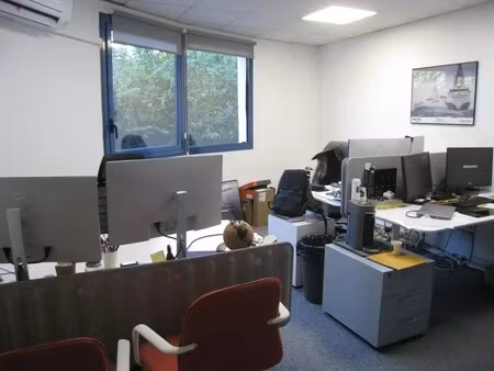 vente entrepôt 688 m²