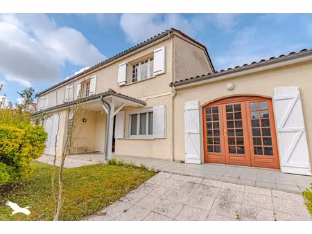 vente maison 7 pièces 134 m² carbon-blanc (33560)