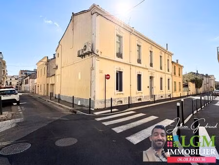 nîmes centre – à deux pas des arènes – maison de ville / immeuble de caractère