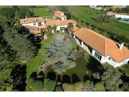 maison 8 chambre(s) à vendre