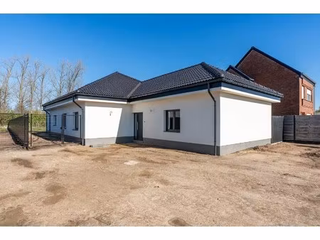 ruime  recent gerenoveerde gezinswoning op gunstige ligging