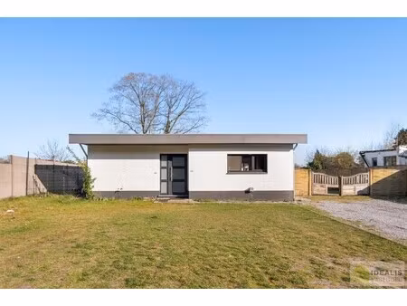 idealis vastgoed - charmante instapklare gezinswoning met een lichtrijke leefruimte  moder