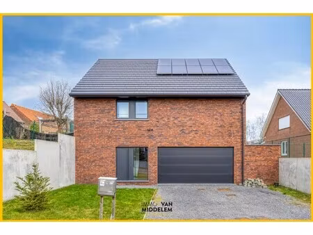 nieuwe energiezuinige woning met 3 kamers  garage en atelier