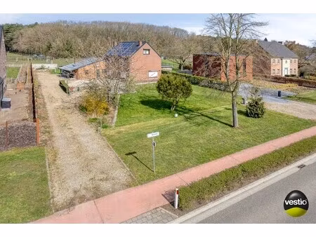 uniek bouwperceel van 16a voor ob met af te breken woning te zutendaal.