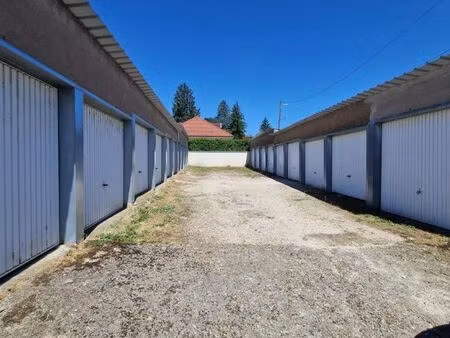 garage / box 15 m² dole