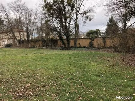 terrain constructible de 700m2 à saint-georges-de-reneins