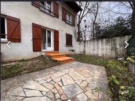 studio meublé 24 m² rénové – jardinet  parking  cave