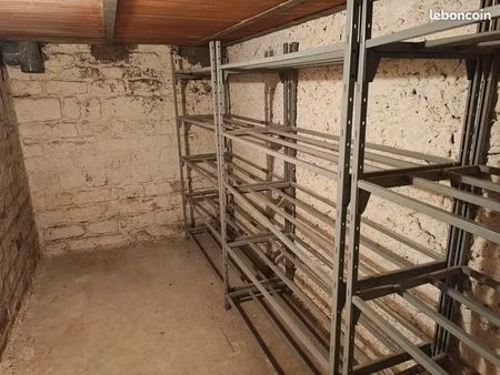 cave à louer aux gobelins + domiciliation possible avec boite aux lettres