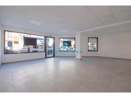 location local commercial 49m² st laurent du var 06700