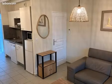 joli t3 meublé  électricité comprise