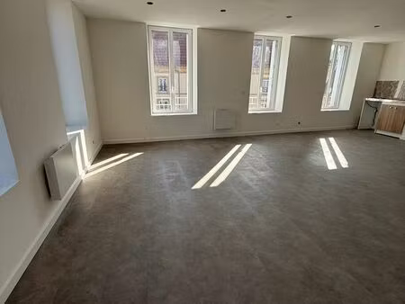 appartement t3 rénové et lumineux - centre ville