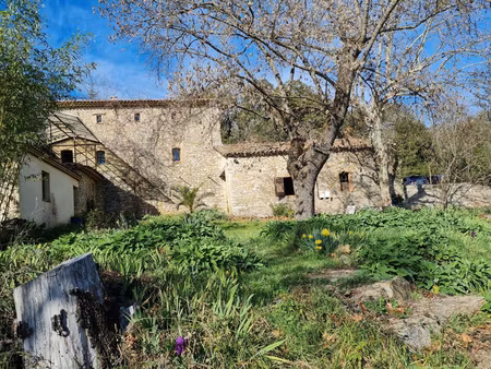 maison de hameau sur 6000 m² au calme absolu avec terrasse et vue pnoramique  plus un chai