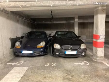 location grand parking couvert